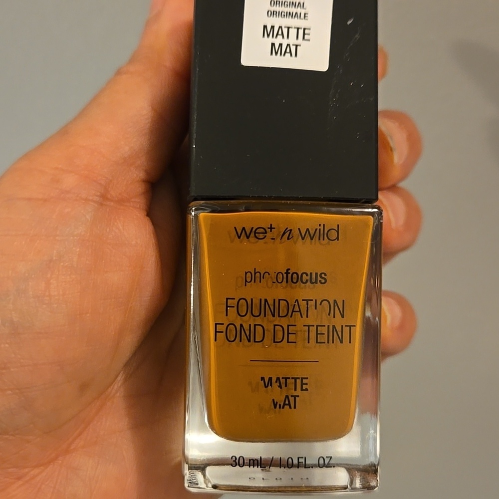 NARS & Wet n Wild Brown Foundation Flawless Finish Bundle - Picture 4 of 5